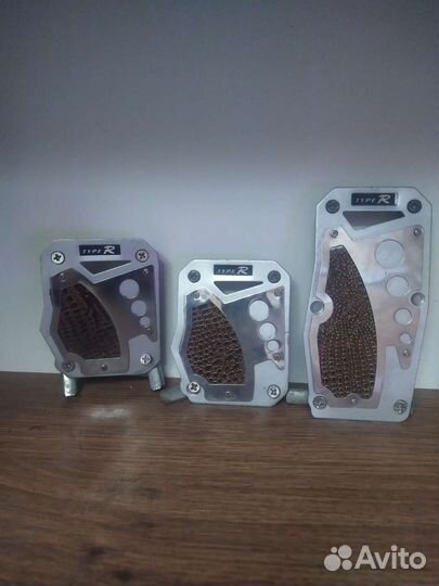 Накладки на педали, ручка кпп