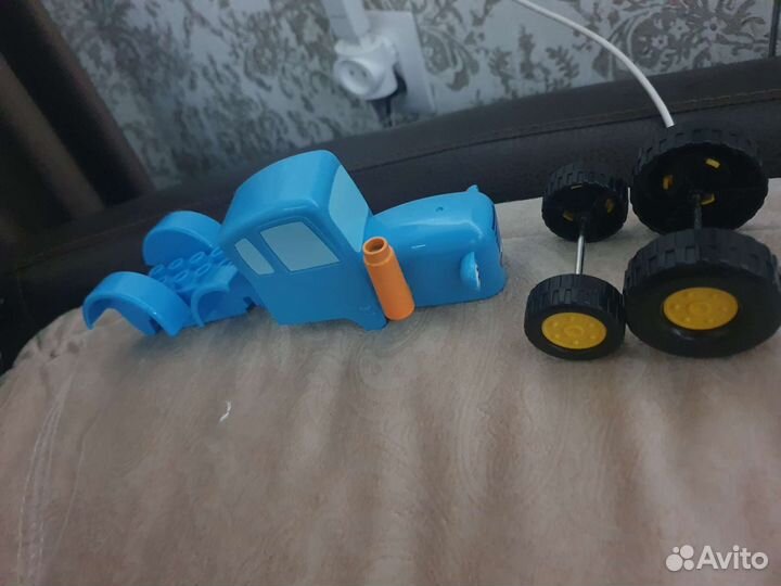 2 Игрушки Синий трактор