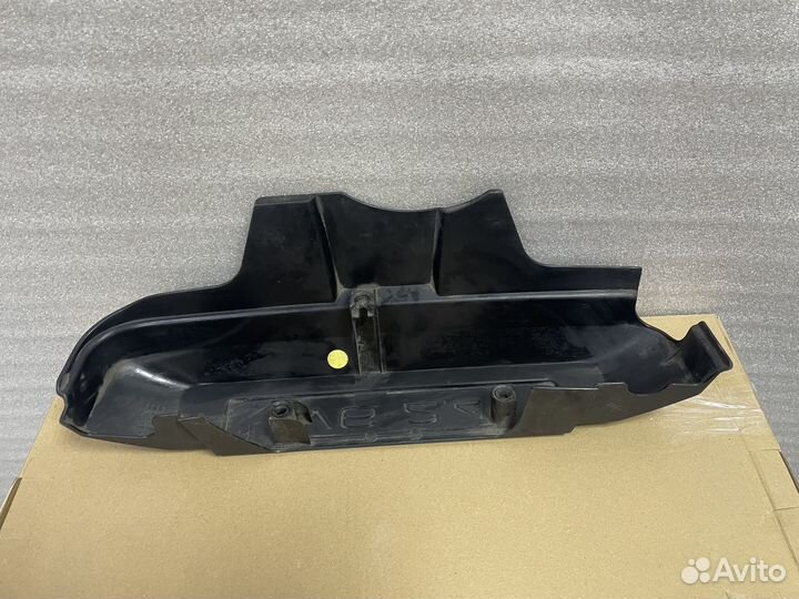 Декоративная крышка двс Ауди А6 С6 2.4