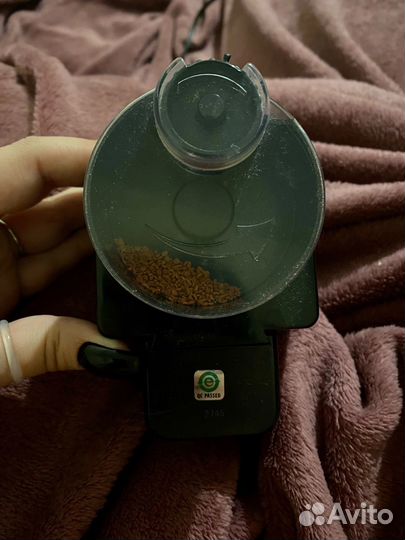 Автоматическая кормушка для рыб