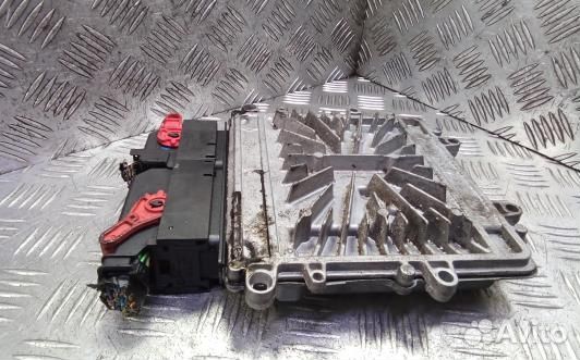 Блок управления двс volvo S80 2 (GNI05PC01)