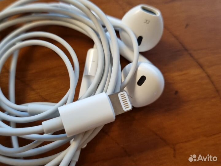 Наушники apple earpods lightning из комплекта