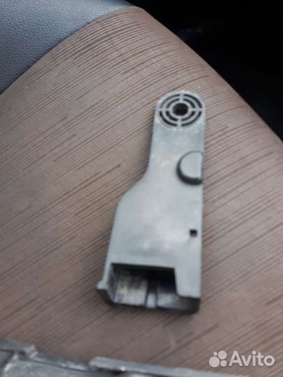 2014-17 Солярис крепление фары правой solaris