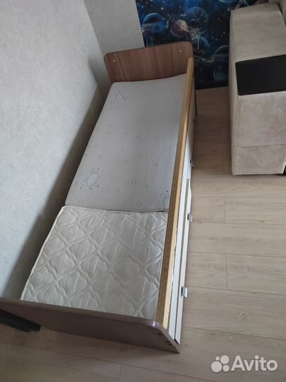 Детская кроватка с тумбочкой