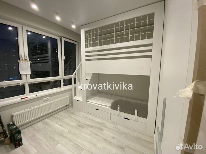 Двухъярусная Эко кровать домик с лестницей комодом