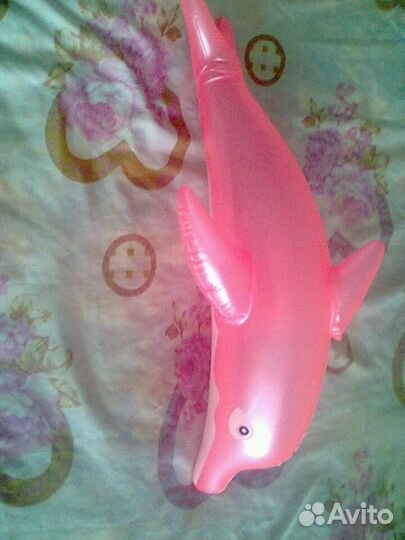 Продаю дельфина надувного