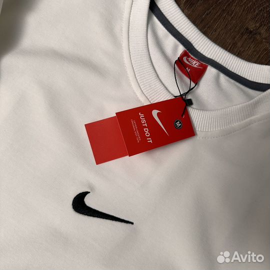 Свитшоты Nike