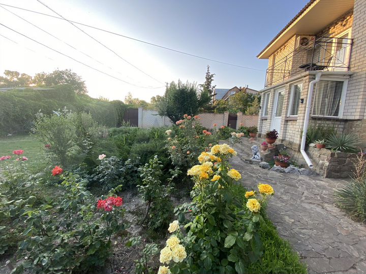 Дом 200 м² на участке 8 сот.