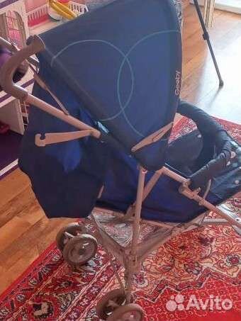 Прогулочная коляска трость