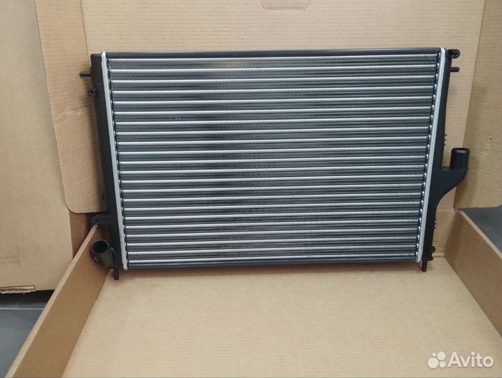 Радиатор охлаждения logan/largus/duster/Almera G15