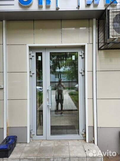 Алюминиевая дверь на заказ