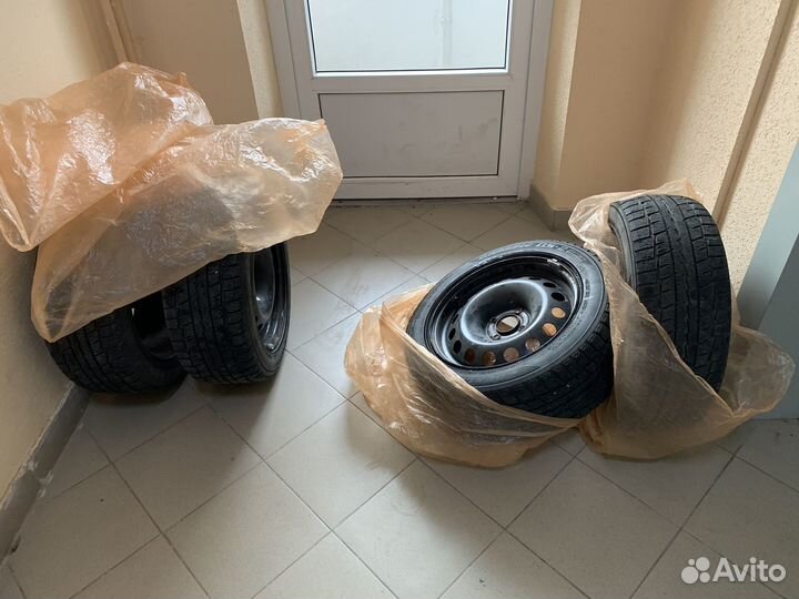 Колеса на peugeot 308 зимние R16 dunlop