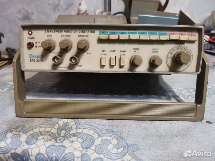 Генератор сигналов Escort EFG-3210