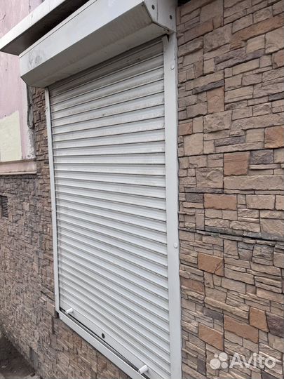 Ролета бу с окном