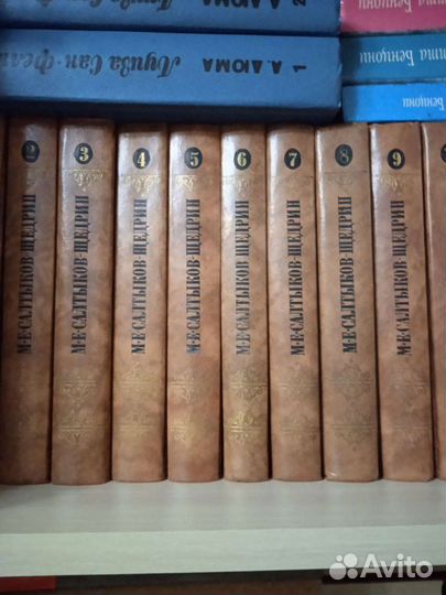 Литература в помощь хозяйке. Художественная литера