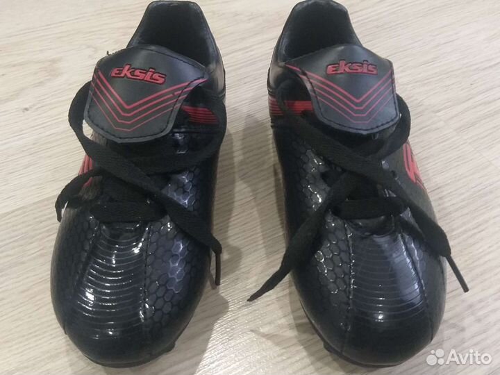 Детские футбольные бутсы