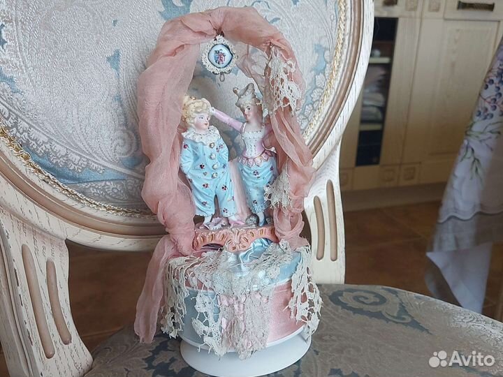 Статуэтка антикварная,музыкальная.В доработке