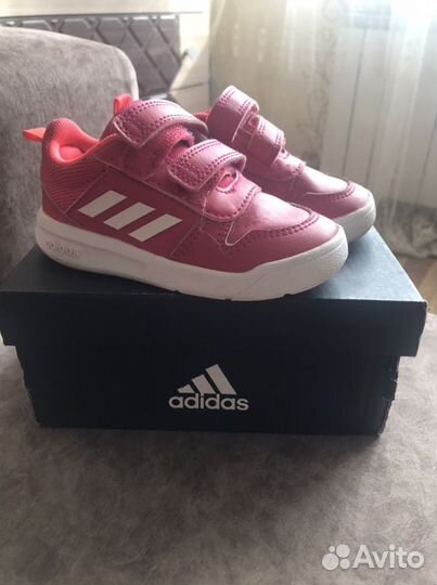 Кроссовки для девочки