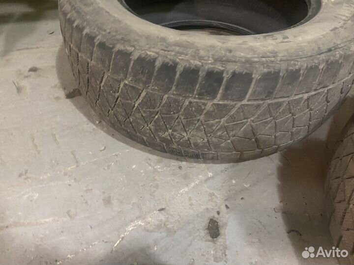 Bridgestone Blizzak DM-V2 265/60 R18