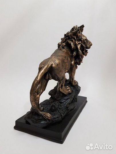 Лев статуэтка