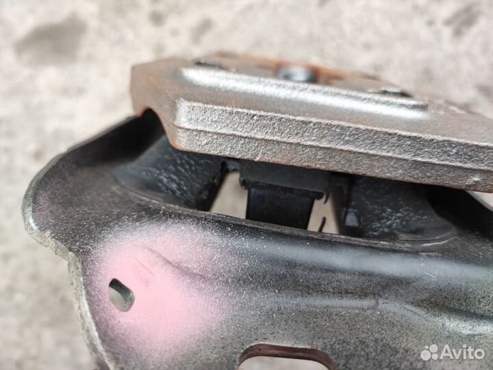 Подушка кпп Ford Focus 3