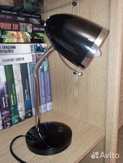 Лампа настольная