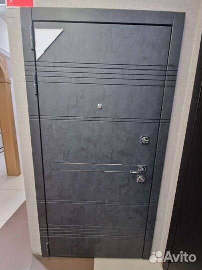 Дверь входная металлическая