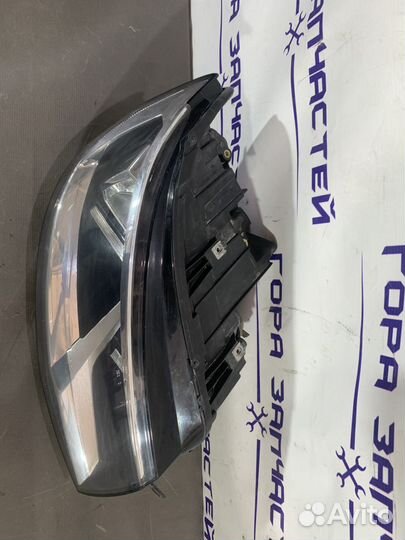 Фара правая Volkswagen Multivan T6 (2016-2020)