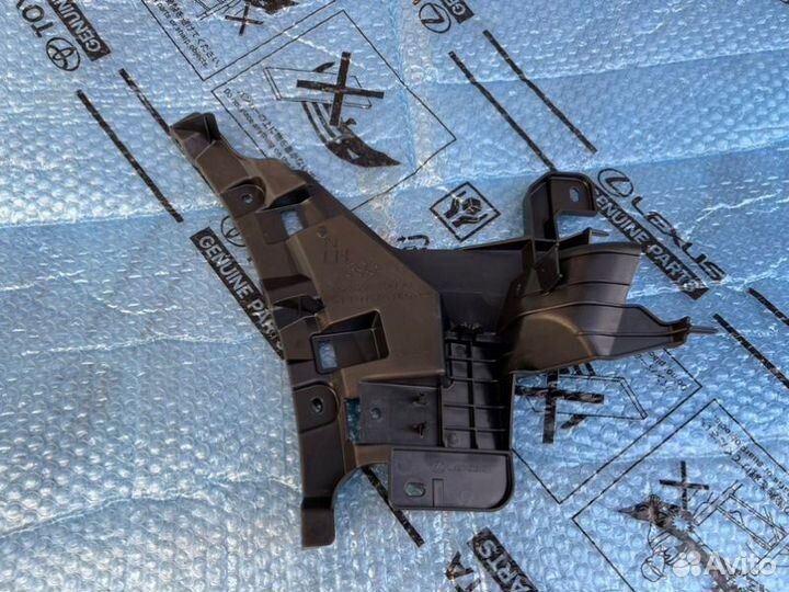 Крепление бампера переднее левое Lexus Nx