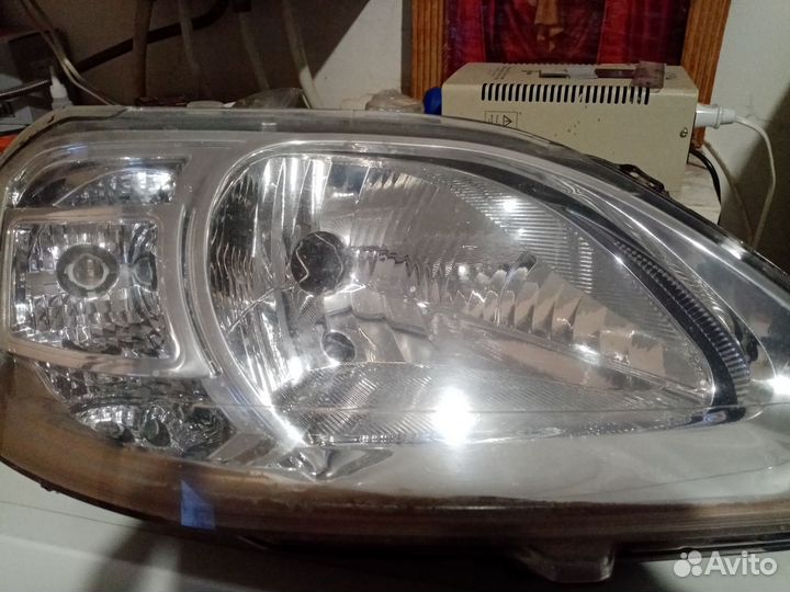Фара передняя правая на largus