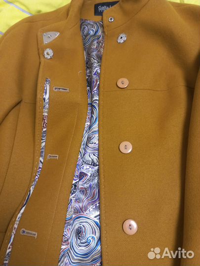 Демисезонное пальто 48р