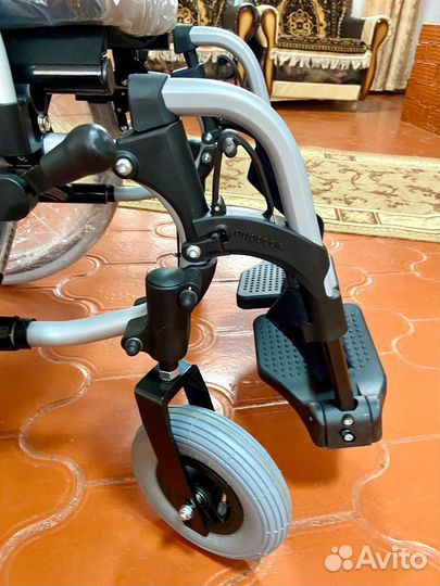 Коляска инвалидная