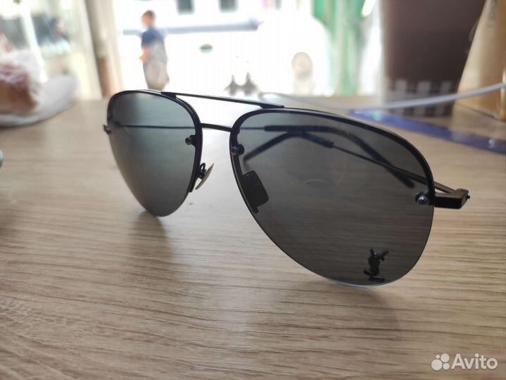Солнцезащитные очки saint laurent