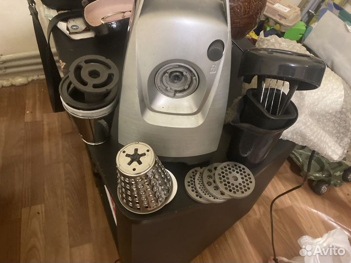 Мясорубка электрическая Moulinex HV8 франция