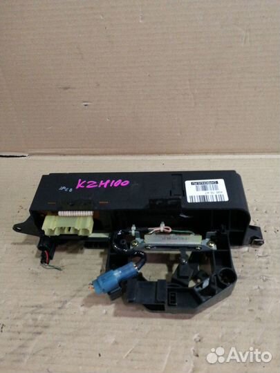 Блок управления печкой Toyota Hiace KZH100G
