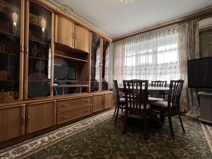 4-к. квартира, 79 м², 8/9 эт.