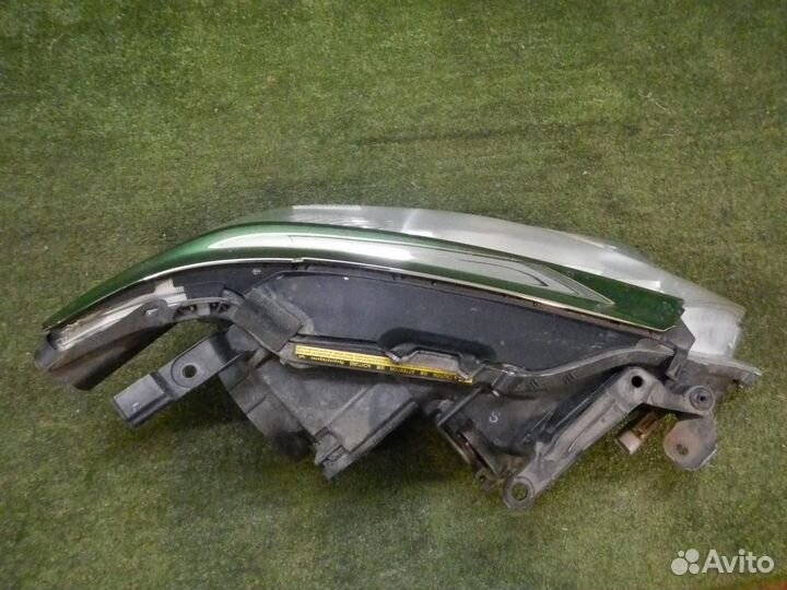 Фара левая Toyota Camry