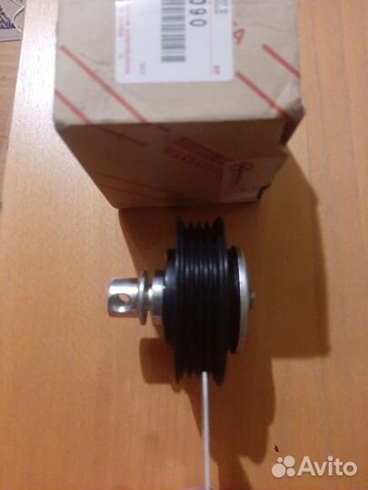 Ролик натяжителя доп.ремня Toyota Land Cruiser 200