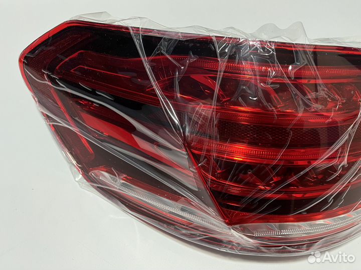 Левый боковой фонарь Mercedes w212 рестайл новый