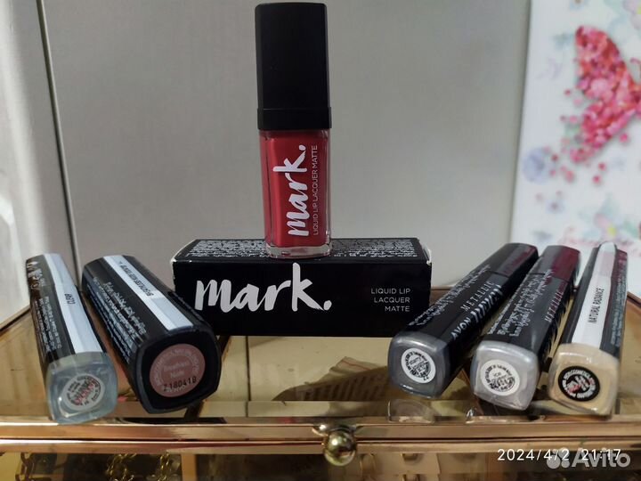 Помады тинт сияющий блеск для губ Avon тени жидкие