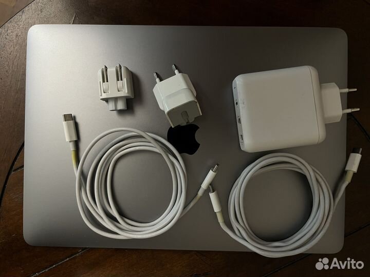 Apple Macbook pro 13 2017