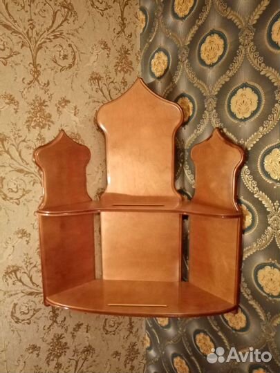 Иконостас (угловая полка для икон)