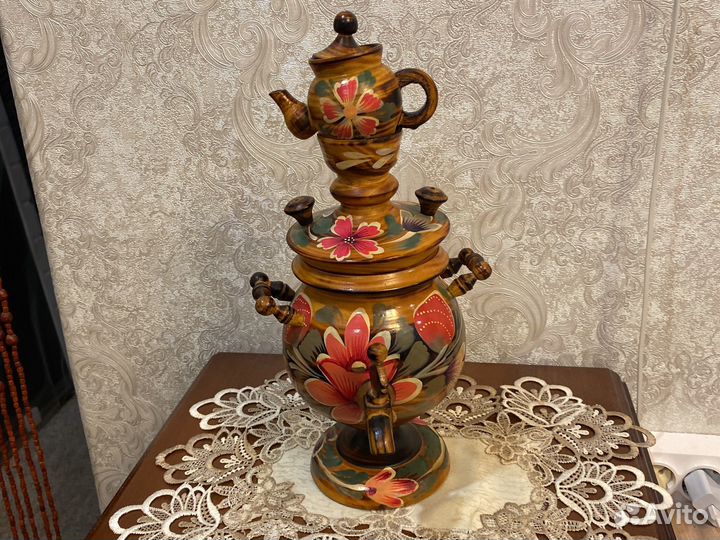 Самовар и поднос из дерева
