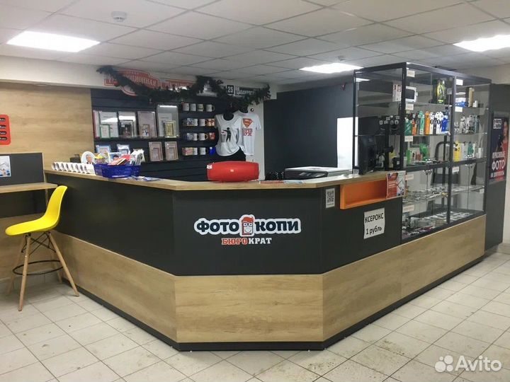 Помощник фотографа-печатника