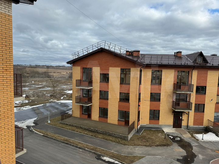 2-к. квартира, 53 м², 3/3 эт.