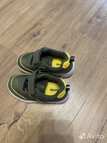 Кроссовки детские