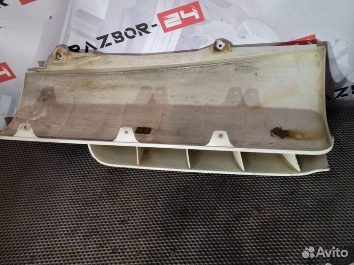 Дефлектор (обтекатель) кабины левый DAF XF 95 2005