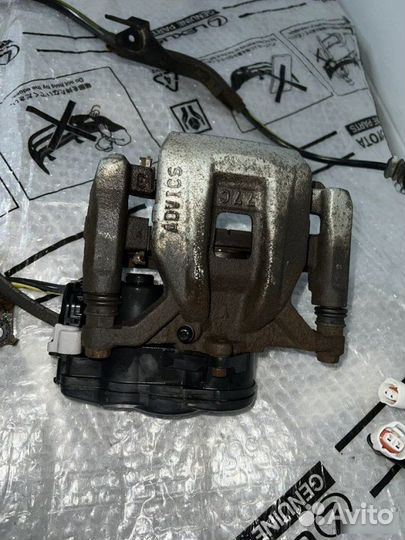 Тормозной суппорт задний Lexus Rx 4