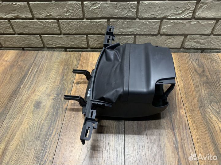 Volkswagen Touareg 1й Кожух рулевой колонки