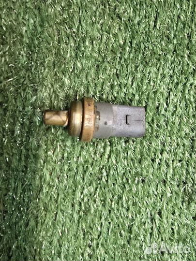 Датчик температуры Volkswagen Audi